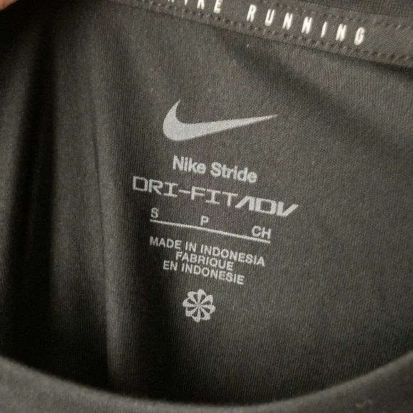 Nike Men's Dri-FIT ADV Stride Long Sleeve T-Shirt - Picture 2 of 4